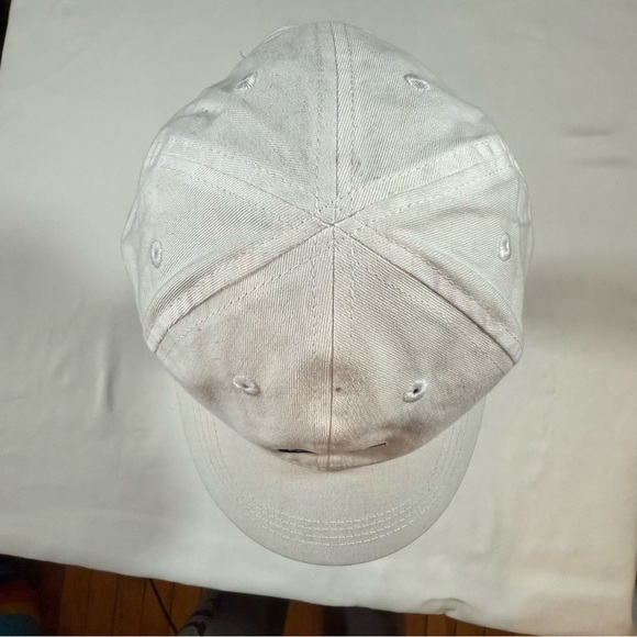 Nike Kids White and Black Hat - Picture 3 of 9